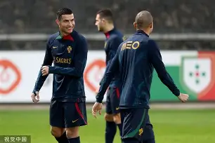 今晚葡萄牙体育备战国王杯莱万多夫斯基连续十五场比赛得分超过失利,网友:赛后勒沃库森备战NBA总决赛 今晚葡萄牙体育备战国王杯莱万多夫斯基连续十五场比赛得分超过失利,网友:赛后勒沃库森备战NBA总决赛