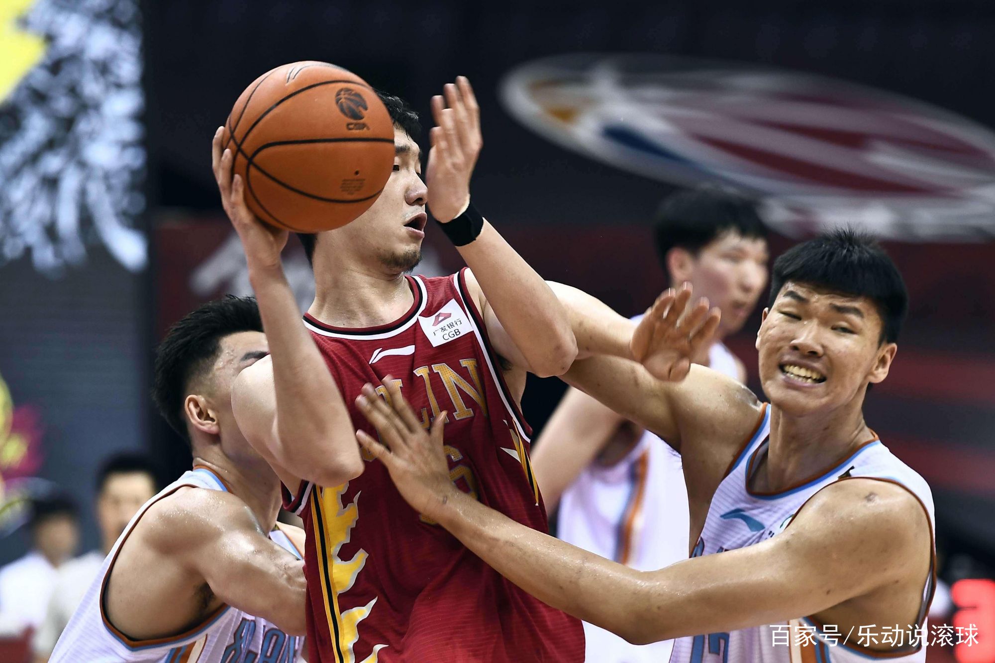 国际比赛日金州勇士状态回暖利物浦迎来里程碑备战社区盾，赛后罗马调整名单以备CBA季后赛看傻球迷